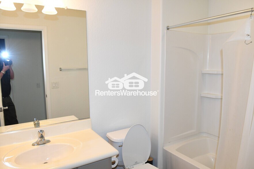Building Photo - 10827 W Cottontail Ln