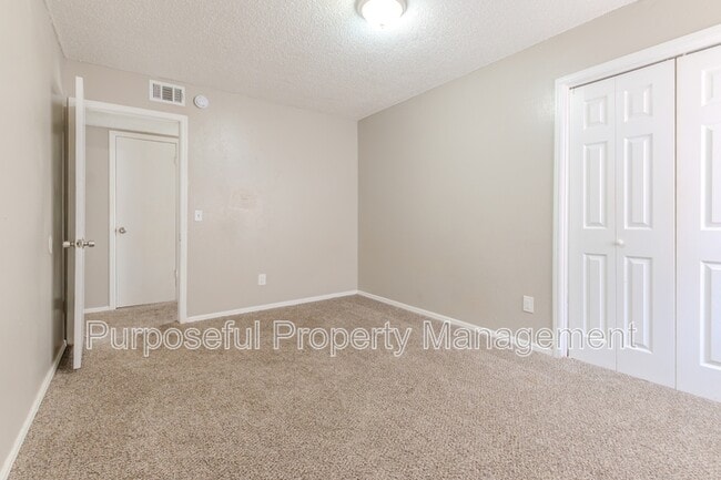 Building Photo - 6814 Lancer Ln