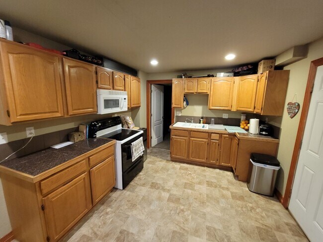 Building Photo - 1130 13th St