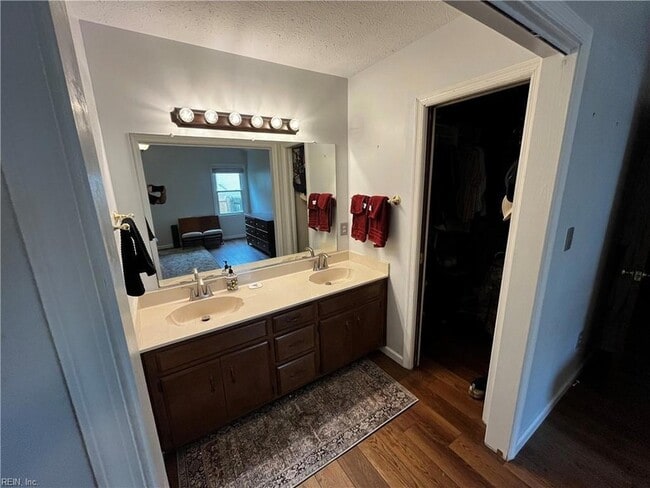 Building Photo - 116 Grays Landing