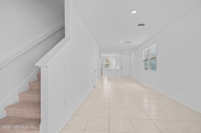 Building Photo - 40 Crisanto Rd