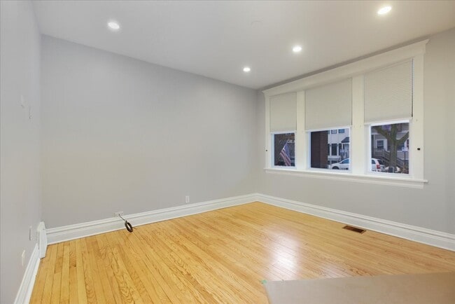 Building Photo - 2708 N Richmond St