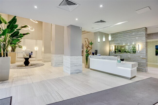 Building Photo - 2301 S Ocean Dr