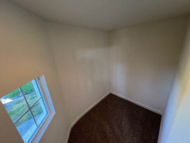 Building Photo - Beautiful Home in Cameron Park with Pool and Greenbelt Views!
