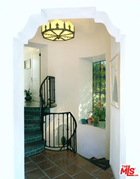 Building Photo - 242 Mabery Rd