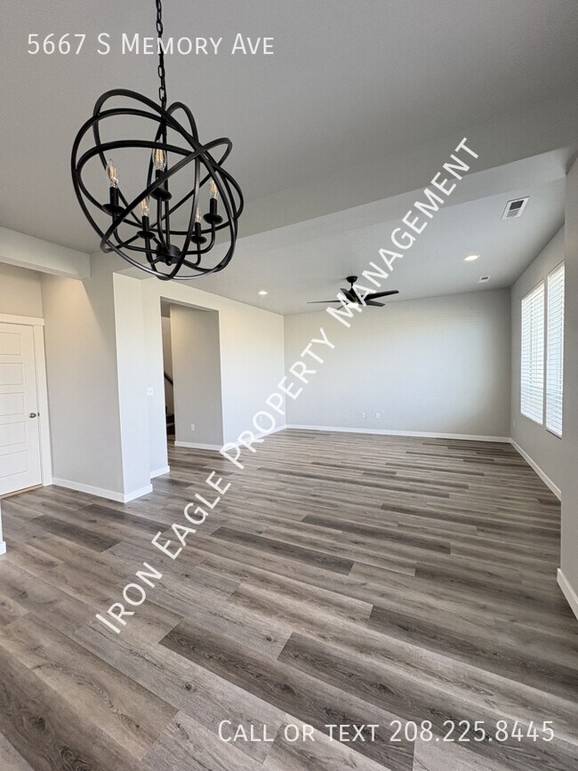 Building Photo - 5667 S Memory Ave