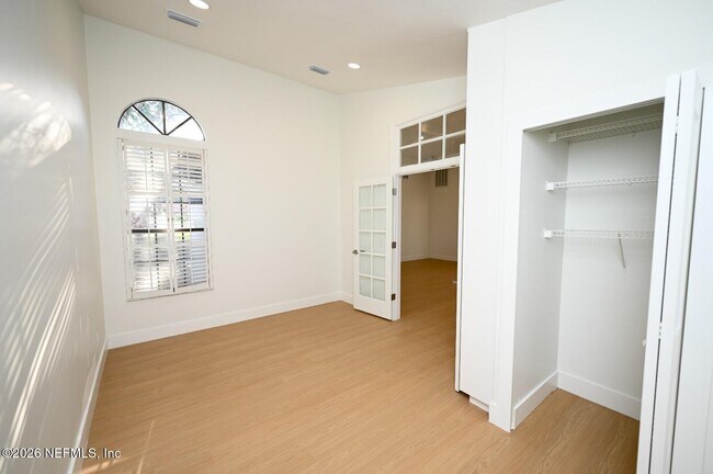 Building Photo - 4632 Corrientes Cir N