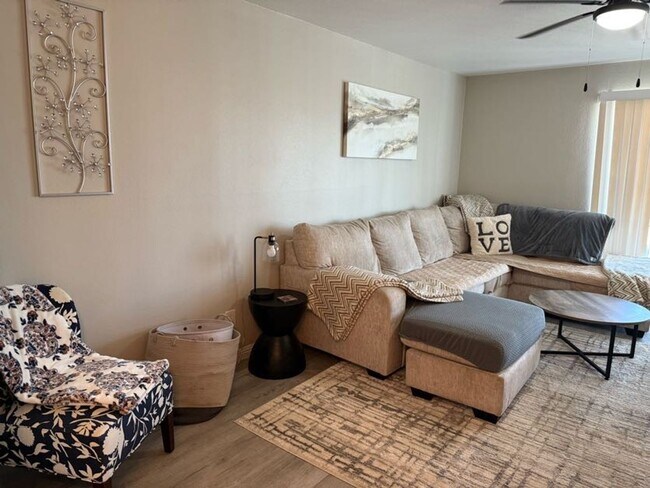 Building Photo - Beautiful Marina View Condo