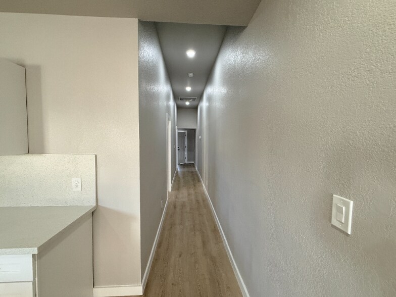 Building Photo - 2209 Gano St