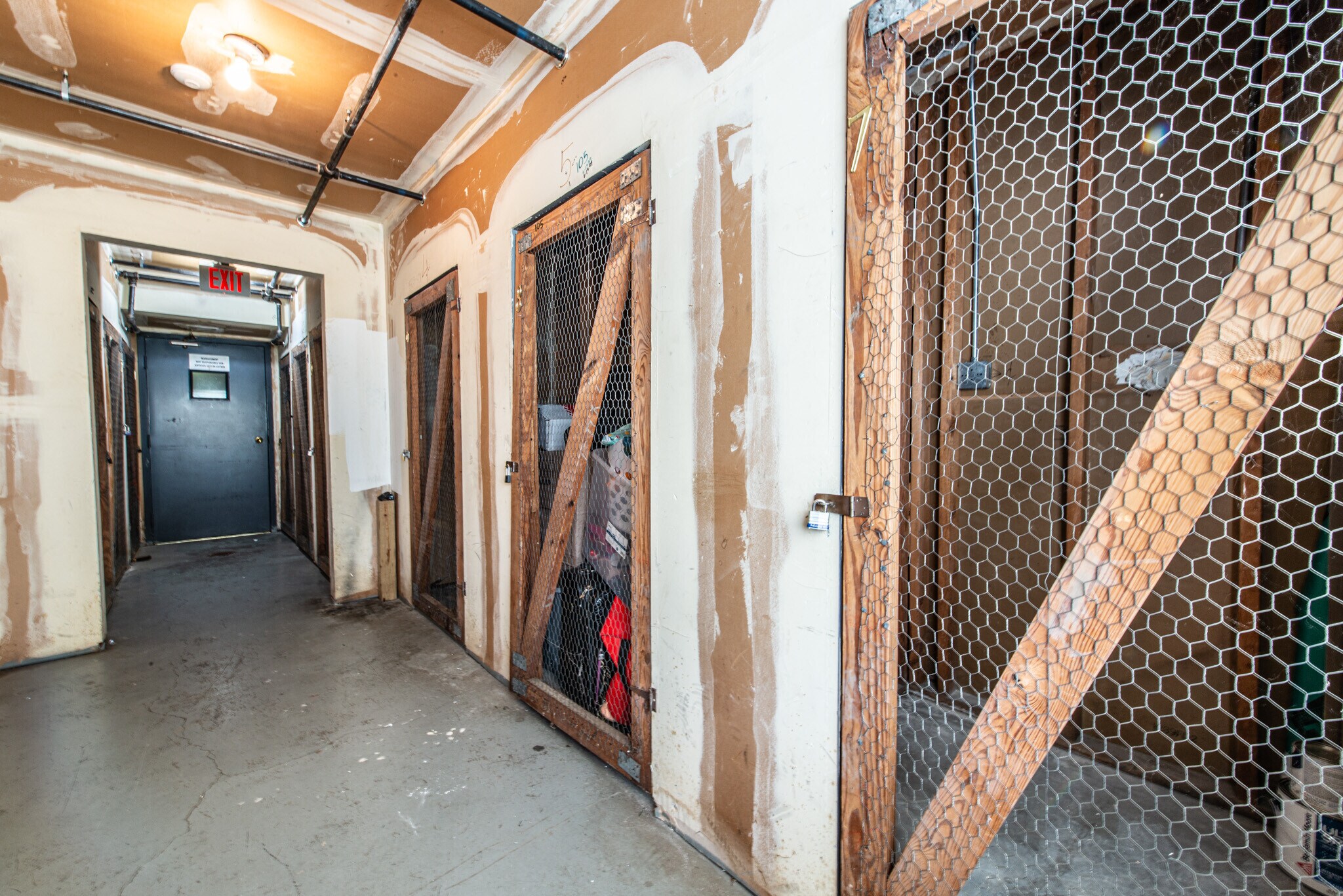 Building Photo - 1505 N Windsor Dr