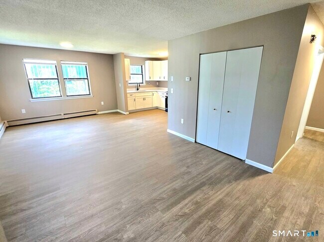 Building Photo - 272 Bellevue St