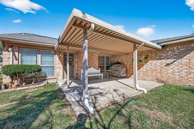 Building Photo - 22607 Fincastle Dr