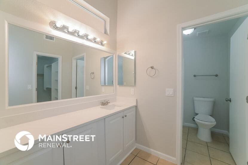 Building Photo - 9017 W Cambridge Ave