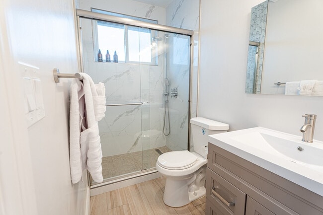 Building Photo - 2732 Fair Oaks Ave