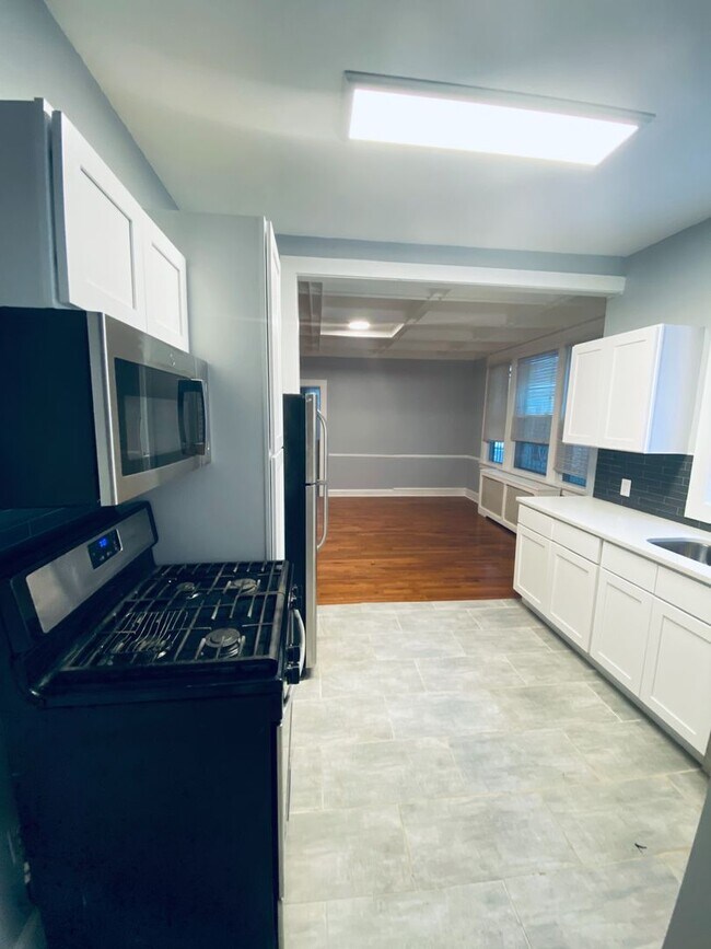 Building Photo - 337 Winthrop Ave