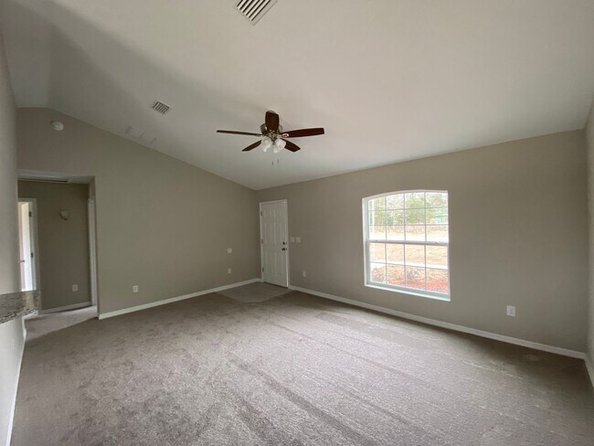 Building Photo - Desirable SW Ocala Neighborhood 3/2/2 *WON...
