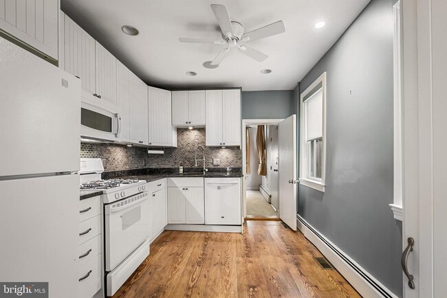 Building Photo - 719 S Montford Ave
