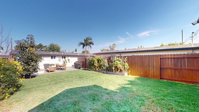 Building Photo - Beautiful Home In Costa Mesa