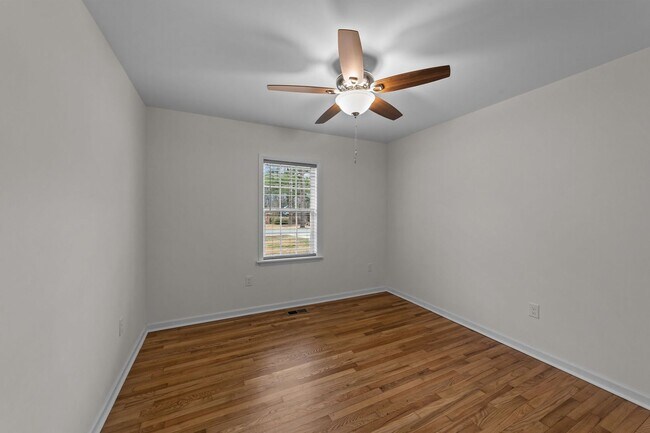 Building Photo - Cozy 3-Bedroom Ranch with Spacious Yard in Smithfield