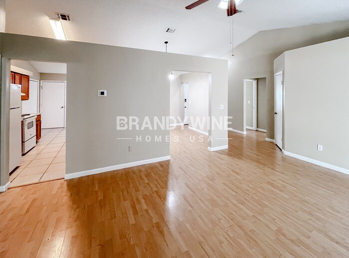 Building Photo - 7901 Winterwood Cir N