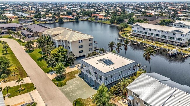 Building Photo - 276 Lewis Cir