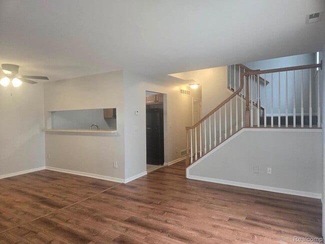 Building Photo - 24015 Fairlane Blvd