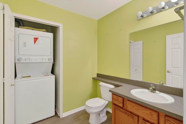 Building Photo - 1930 Lindsay Ln