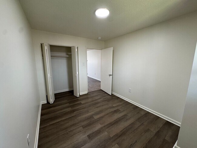 Building Photo - Towneview Estates