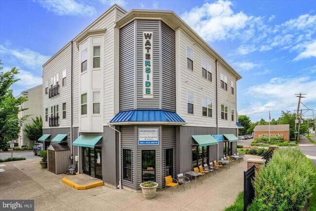 Building Photo - 121B Hagen Dr