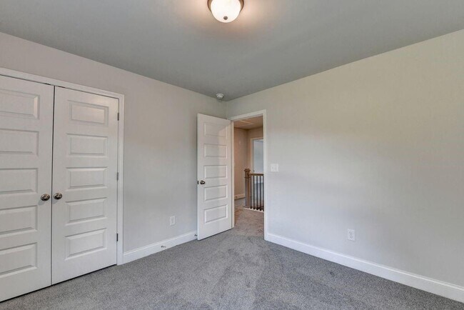 Building Photo - 7309 Yewtree Dr