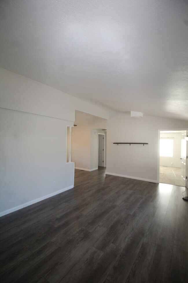 Building Photo - 5778 Stratton Ln