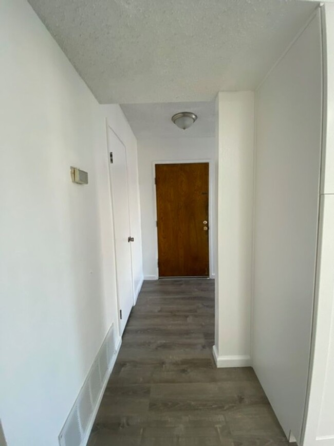 Building Photo - Completely Remodeled Colton Condo in Gated...