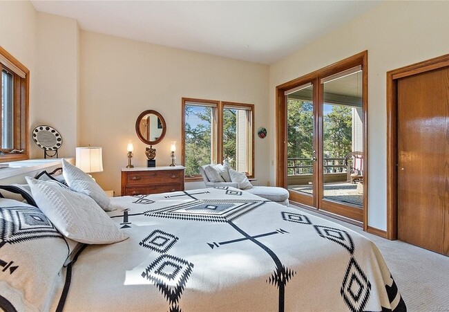 Building Photo - Executive 2BR/3BA Condo with Mountain View...