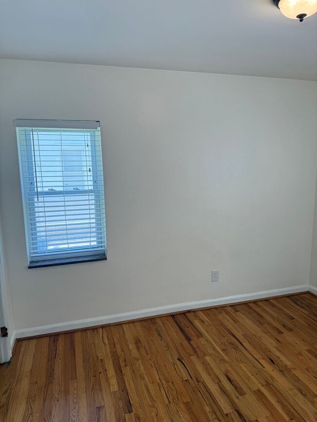 Building Photo - Move-In Ready 2-bedroom, 2-bathroom Home n...
