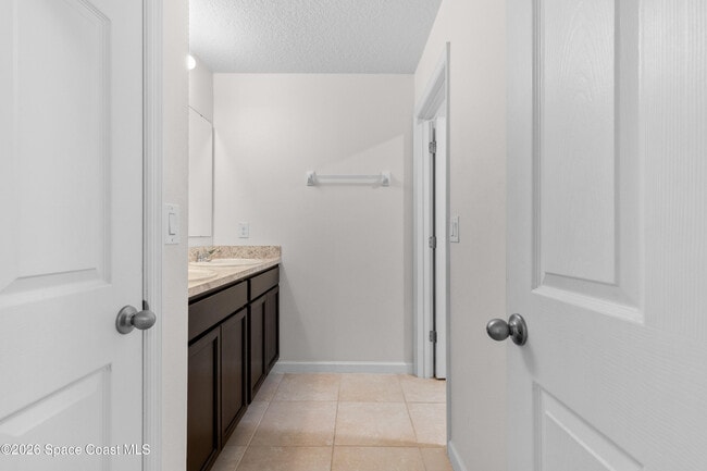 Building Photo - 402 Moray Dr