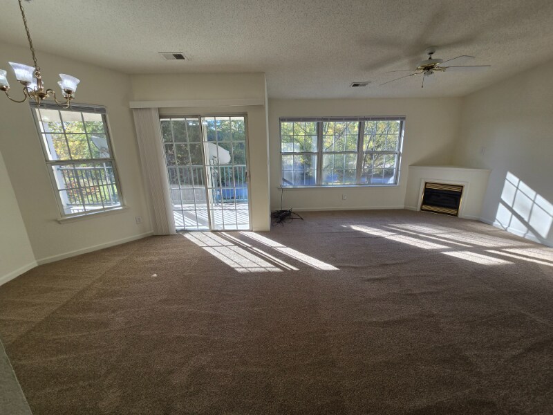 Building Photo - 9421 Links Ln