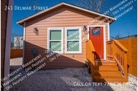 Building Photo - Adorable 2BR Home Close to Riverwalk and Downtown
