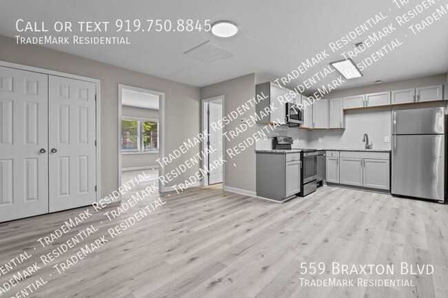 Building Photo - Gorgeous Remodeled Townhomes