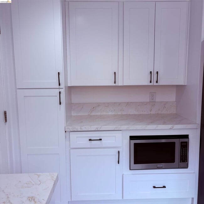 Building Photo - 1101 Hourglass Pl