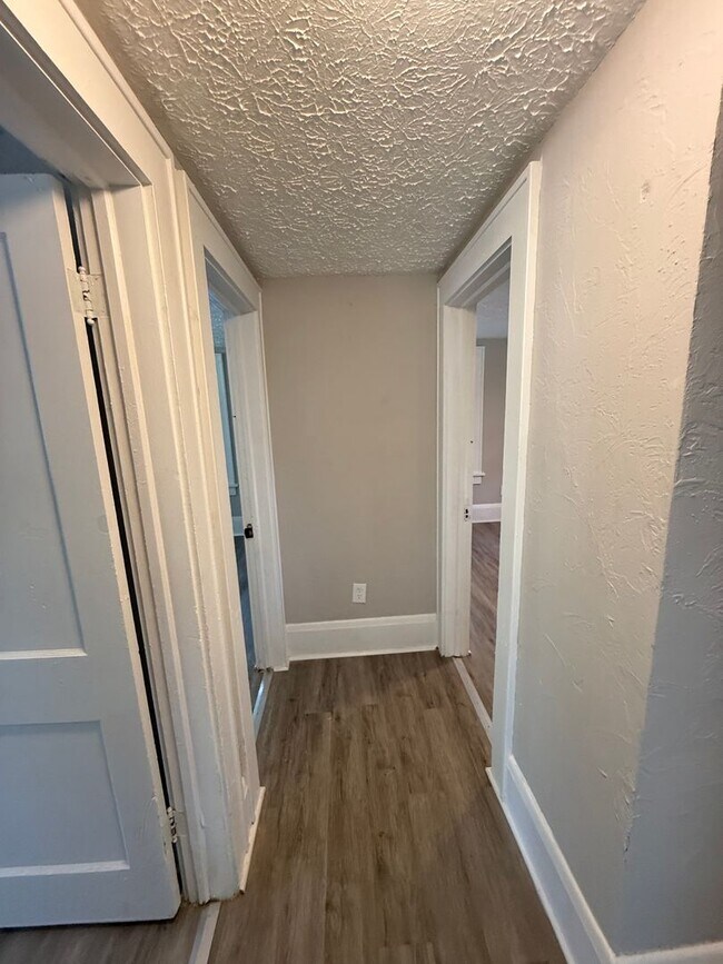 Building Photo - Coming Soon! Section 8 Accepted! Newly Ren...