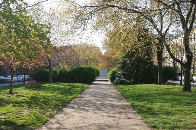 Building Photo - 1608 Park Ave