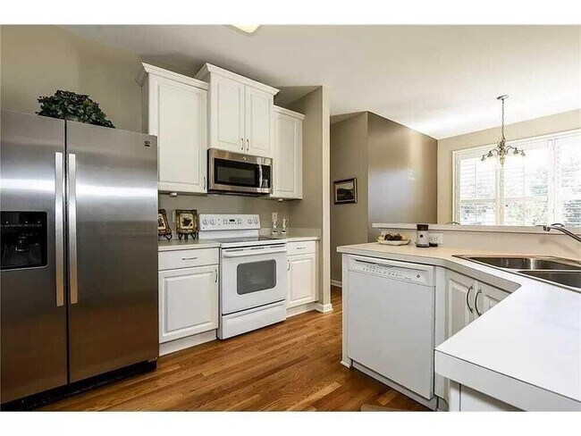 Building Photo - 2479 Sandstone Pl NE