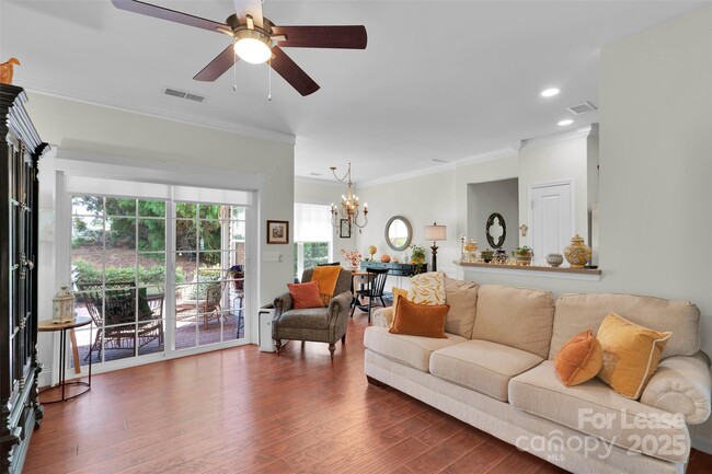 Building Photo - 28112 Song Sparrow Ln