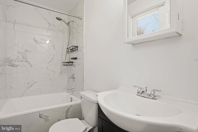 Building Photo - 9518 Blanchard Dr