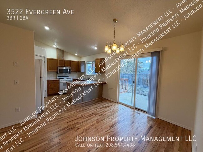 Building Photo - 3522 Evergreen Ave