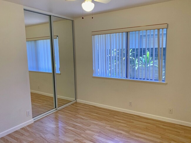 Building Photo - Beautiful SFH 4 bedroom, 2.5 bath, garage with large yard