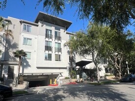 Building Photo - 6400 Crescent Park E