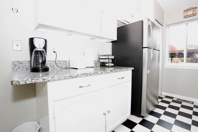 Building Photo - 1616 Washtenaw Ave