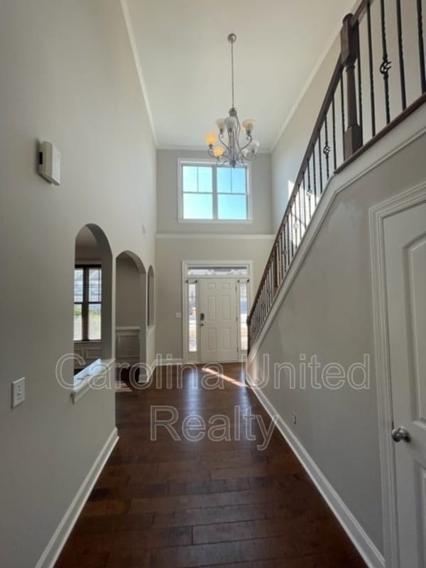 Building Photo - 344 Brentford Ave