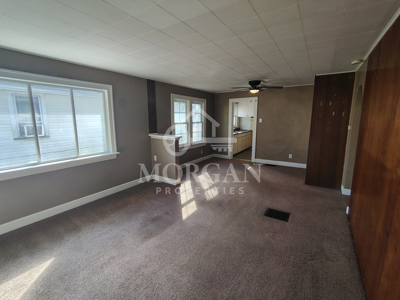 Building Photo - 2439 Chase St